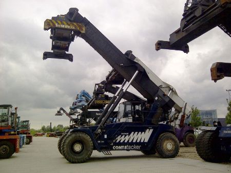 Picture for category Reach Stacker