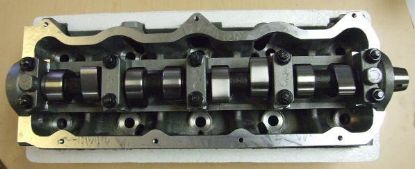 Cylinder Head With Valve and Camshaft resmi